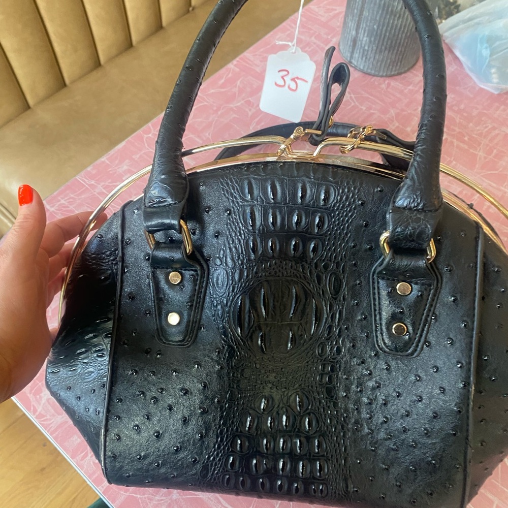 Elegant Black Textured Handbag